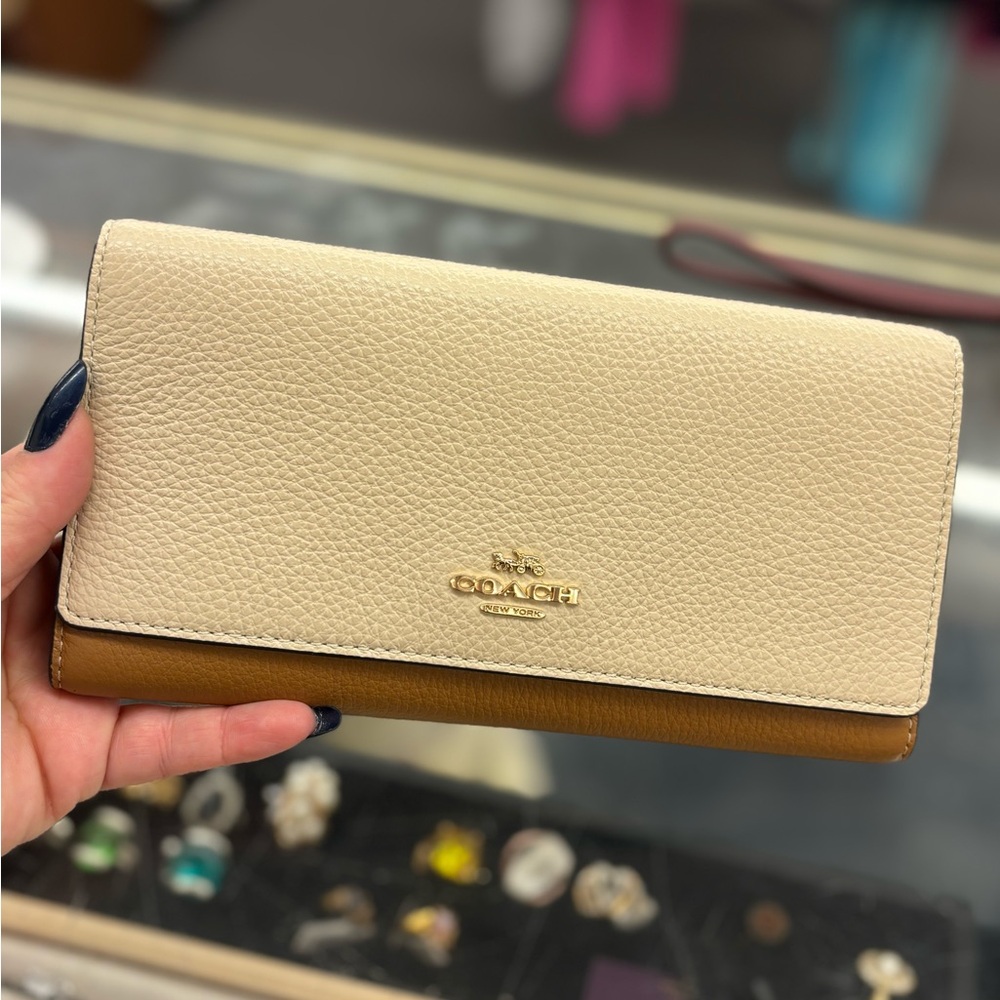 🛍️ New COACH Tan & Ivory Saddle Leather wallet with Tags